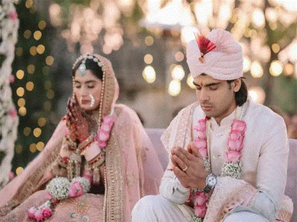 Neeraj Chopra ने शादी के बाद तस्वीरें शेयर की Neeraj Chopra ने शादी के बाद तस्वीरें शेयर की