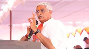 Jodhpur: शेखावत ने गांधी परिवार और कांग्रेस पार्टी से जुड़े एक सवाल के जवाब में कांग्रेस पर निशाना साधा Jodhpur: शेखावत ने गांधी परिवार और कांग्रेस पार्टी से जुड़े एक सवाल के जवाब में कांग्रेस पर निशाना साधा