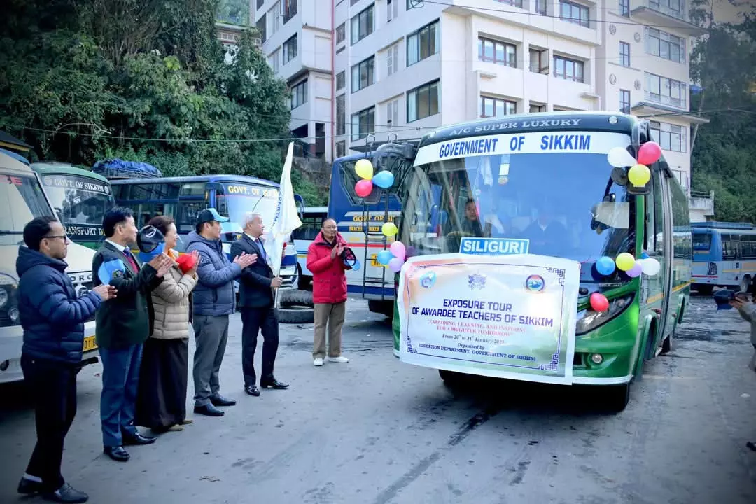 Sikkim के पुरस्कृत शिक्षक तमिलनाडु और केरल की शैक्षिक यात्रा पर रवाना