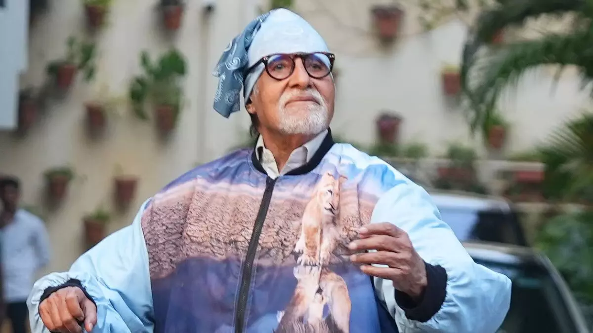 Amitabh Bachchan ने 31 करोड़ में खरीदकर 83 करोड़ में बेचा शानदार ओशिवारा अपार्टमेंट