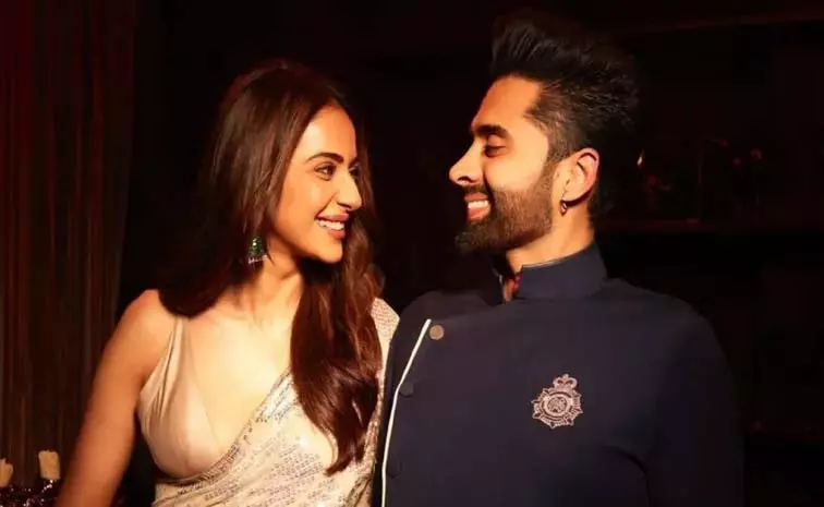 शूटिंग सेट पर हादसा.. रकुल प्रीत सिंह के पति घायल शूटिंग सेट पर हादसा.. रकुल प्रीत सिंह के पति घायल