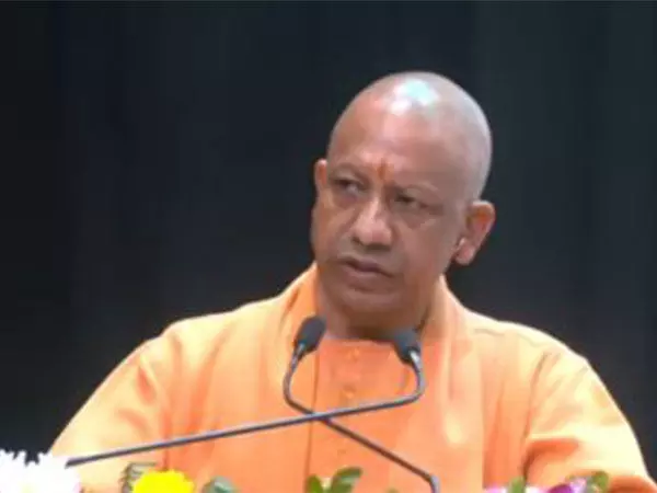 संविधान किसी भी संप्रभु राष्ट्र के नागरिकों की गरिमा से जुड़ा होता है: UP CM योगी आदित्यनाथ