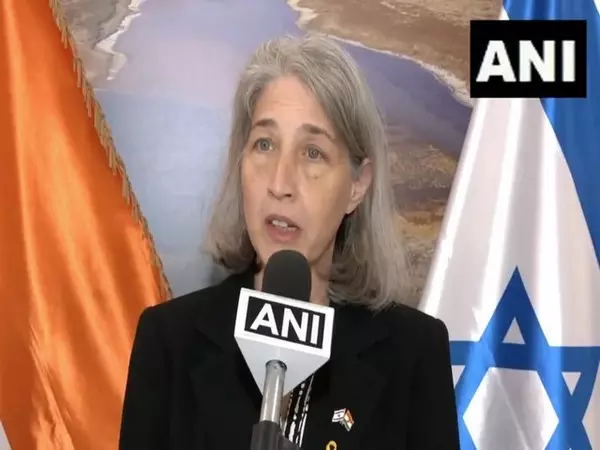 दक्षिण भारत में इजरायली वाणिज्यदूत ओरली Weitzman ने पहली बंधक रिहाई पर कही ये बात दक्षिण भारत में इजरायली वाणिज्यदूत ओरली Weitzman ने पहली बंधक रिहाई पर कही ये बात