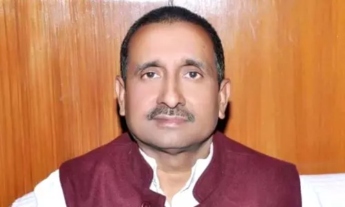 दोषी कुलदीप सेंगर आज सरेंडर होंगे, उन्नाव रेप-मर्डर केस पर बड़ी खबर दोषी कुलदीप सेंगर आज सरेंडर होंगे, उन्नाव रेप-मर्डर केस पर बड़ी खबर