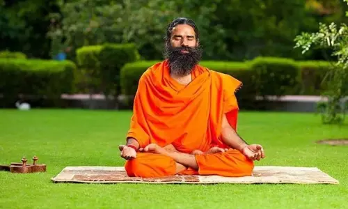 बाबा रामदेव फिर फंसे, निकला वारंट बाबा रामदेव फिर फंसे, निकला वारंट