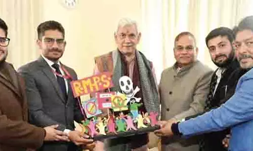 Jammu प्रतिनिधिमंडल ने एलजी सिन्हा से मुलाकात की