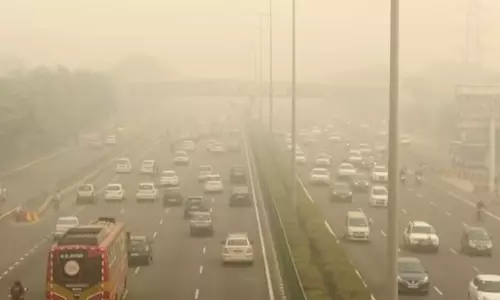ठंड के बीच दिल्ली में वायु गुणवत्ता बेहद खराब, एक्यूआई पहुंचा 349