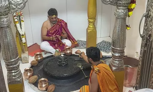 कपिलेश्वर मंदिर में डीके की विशेष पूजा: जराकीहोली बेलगाम में कपिलेश्वर मंदिर में डीके की विशेष पूजा: जराकीहोली बेलगाम में