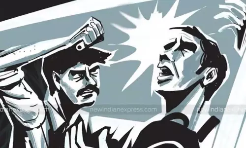 Tirunelveli में नाबालिगों की लापरवाही से गाड़ी चलाने की निंदा करने पर सुप्रीम कोर्ट के पुलिसकर्मियों पर हमला