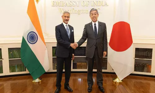 जयशंकर ने Japan और ऑस्ट्रेलिया के विदेश मंत्रियों से मुलाकात की, द्विपक्षीय संबंधों पर चर्चा की जयशंकर ने Japan और ऑस्ट्रेलिया के विदेश मंत्रियों से मुलाकात की, द्विपक्षीय संबंधों पर चर्चा की