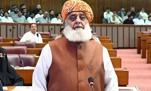 पीटीआई और सरकार के बीच बातचीत में कोई प्रगति नहीं: JUI-F chief Fazal