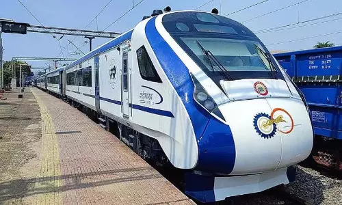 ट्रेन में अपने साथी यात्रियों से धार्मिक बातें करने वाले एक व्यक्ति गिरफ्तार ट्रेन में अपने साथी यात्रियों से धार्मिक बातें करने वाले एक व्यक्ति गिरफ्तार