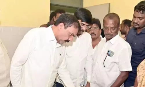 Andhra: वाईएसआरसीपी कार्यकर्ताओं पर हमले अब बढ़ गए Andhra: वाईएसआरसीपी कार्यकर्ताओं पर हमले अब बढ़ गए