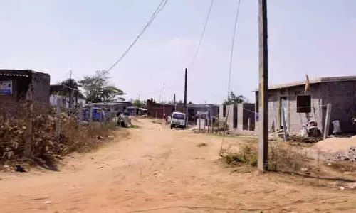Odisha: जागा मिशन के वादे पर कटक की झुग्गियों में सरकारी जमीन बेची जा रही Odisha: जागा मिशन के वादे पर कटक की झुग्गियों में सरकारी जमीन बेची जा रही