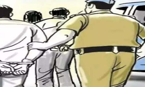 Barwani: अवैध हथियार के साथ पुलिस ने दो आरोपियों को किया गिरफ्तार Barwani: अवैध हथियार के साथ पुलिस ने दो आरोपियों को किया गिरफ्तार