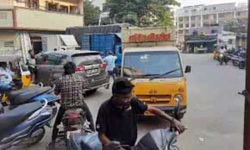 Chennai पट्टाभिराम में दोहरे हत्याकांड के बाद इंस्पेक्टर निलंबित Chennai पट्टाभिराम में दोहरे हत्याकांड के बाद इंस्पेक्टर निलंबित