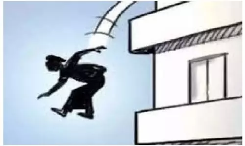 Jaipur: एमएनआईटी की एक छात्रा ने हॉस्टल की छठी मंजिल से कूदकर आत्महत्या की