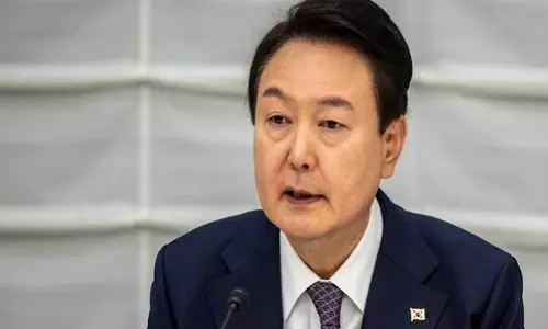 South Korea गिरफ्तार राष्ट्रपति यून पर आगंतुकों से मिलने पर प्रतिबंध South Korea गिरफ्तार राष्ट्रपति यून पर आगंतुकों से मिलने पर प्रतिबंध