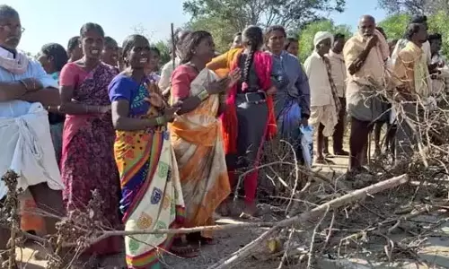 Nagarkurnool: मेलाराम में खनन के खिलाफ किसानों का विरोध प्रदर्शन