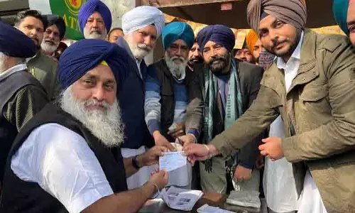 पंजाब में SAD के अभियान की शुरुआत, सुखबीर बादल को बादल गांव में नई सदस्यता मिली पंजाब में SAD के अभियान की शुरुआत, सुखबीर बादल को बादल गांव में नई सदस्यता मिली