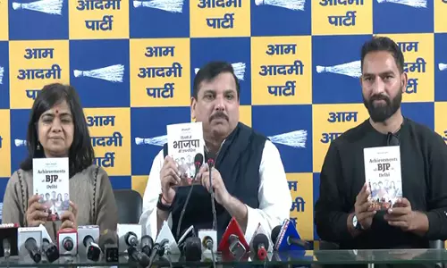 आप ने अधूरे वादों को लेकर BJP पर निशाना साधा, व्यंग्यात्मक पुस्तक दिल्ली में भाजपा की उपलब्धियां जारी की आप ने अधूरे वादों को लेकर BJP पर निशाना साधा, व्यंग्यात्मक पुस्तक दिल्ली में भाजपा की उपलब्धियां जारी की