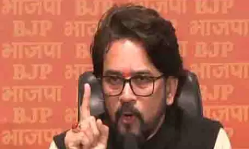 अनुराग ठाकुर ने AAP, कांग्रेस पर टुकड़े-टुकड़े गैंग के साथ खड़े होने का आरोप लगाया अनुराग ठाकुर ने AAP, कांग्रेस पर टुकड़े-टुकड़े गैंग के साथ खड़े होने का आरोप लगाया