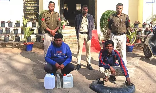 2 जगहों में छापेमारी, 31 लीटर महुआ शराब जब्त
