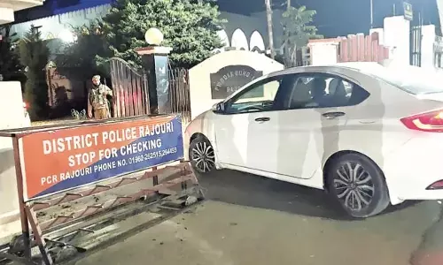 केंद्र की उच्चस्तरीय टीम ने रहस्यमय मौतों के कारणों का पता लगाने के लिए Rajouri का दौरा किया केंद्र की उच्चस्तरीय टीम ने रहस्यमय मौतों के कारणों का पता लगाने के लिए Rajouri का दौरा किया
