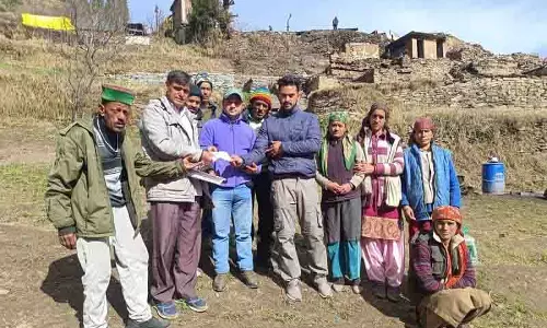 Himachal HC बार एसोसिएशन ने अग्नि प्रभावित परिवारों को राहत प्रदान की