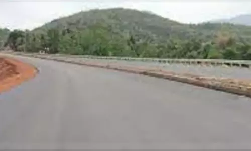 Farmagudi राजमार्ग पर दुर्घटना के बाद स्थानीय लोगों ने तत्काल सुरक्षा उपाय करने का आग्रह किया Farmagudi राजमार्ग पर दुर्घटना के बाद स्थानीय लोगों ने तत्काल सुरक्षा उपाय करने का आग्रह किया