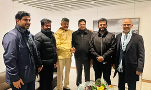 तेलंगाना और आंध्र प्रदेश के मुख्यमंत्रियों ने Zurich Airport पर मुलाकात की