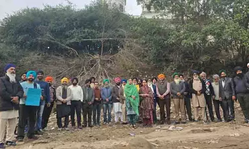 Ludhiana: पेड़ों की अवैध कटाई, खनन और कंक्रीटीकरण के खिलाफ प्रदर्शन किया