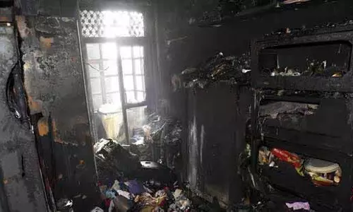 Ghaziabad: घर में लगी भीषण आग, महिला और 3 नाबालिगों की मौत Ghaziabad: घर में लगी भीषण आग, महिला और 3 नाबालिगों की मौत