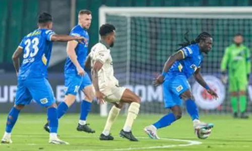 ISL 2024-25: चेन्नईयिन एफसी का लक्ष्य शीर्ष पर चल रहे मोहन बागान के खिलाफ प्लेऑफ की उम्मीदों को जिंदा रखना है ISL 2024-25: चेन्नईयिन एफसी का लक्ष्य शीर्ष पर चल रहे मोहन बागान के खिलाफ प्लेऑफ की उम्मीदों को जिंदा रखना है