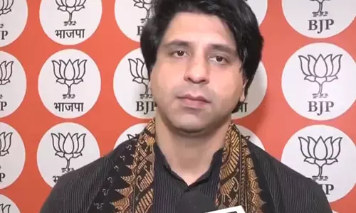 आरजी कर बलात्कार-हत्या मामला: भाजपा के शहजाद पूनावाला ने TMC पर निशाना साधा आरजी कर बलात्कार-हत्या मामला: भाजपा के शहजाद पूनावाला ने TMC पर निशाना साधा