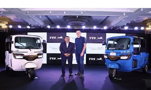 TVS मोटर कंपनी ने ब्लूटूथ कनेक्टेड इलेक्ट्रिक थ्री-व्हीलर - टीवीएस किंग ईवी मैक्स लॉन्च किया