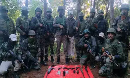 Manipur: हथियारों और गोला-बारूद का जखीरा बरामद