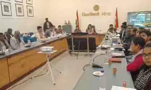 जनप्रतिनिधियों के साथ सिंचाई विभाग एवं स्थानीय पर्यटन विकास के कार्यों की DM ने की समीक्षा बैठक