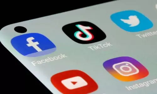 Facebook, एक्स, यूट्यूब ऑनलाइन घृणास्पद भाषण के खिलाफ और अधिक कदम उठाएंगे- यूरोपीय संघ Facebook, एक्स, यूट्यूब ऑनलाइन घृणास्पद भाषण के खिलाफ और अधिक कदम उठाएंगे- यूरोपीय संघ