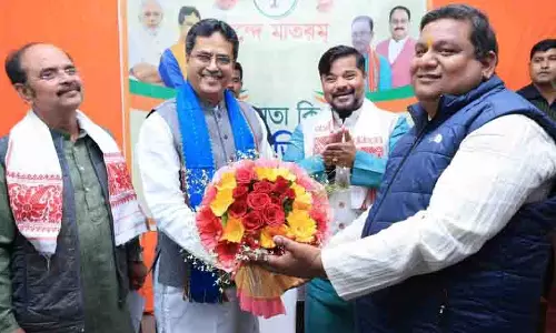 Tripura : मुख्यमंत्री माणिक साहा ने भाजपा के समाज कल्याण कार्य को सराहा Tripura : मुख्यमंत्री माणिक साहा ने भाजपा के समाज कल्याण कार्य को सराहा