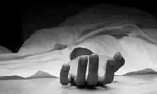 Lucknow : व्यक्ति की मौत के बाद संभल पुलिस पर प्रताड़ित करने का आरोप, विरोध प्रदर्शन किया