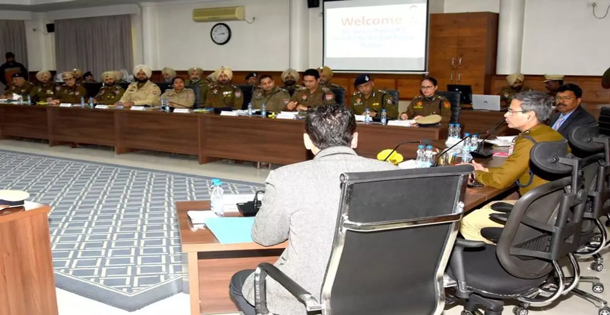 Punjab: डीजीपी ने विदेश में छिपे अपराधियों का पता लगाने के दिए आदेश Punjab: डीजीपी ने विदेश में छिपे अपराधियों का पता लगाने के दिए आदेश
