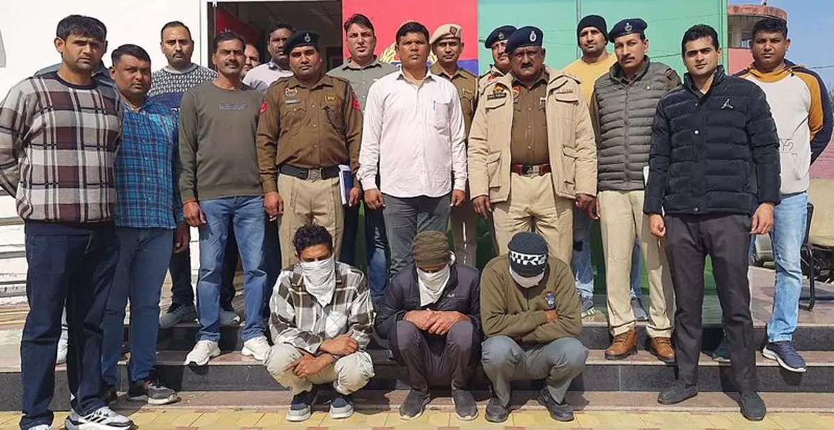 Haryana: कैथल पुलिस ने चोर गिरोह का पर्दाफाश कर 12 मामले सुलझाए Haryana: कैथल पुलिस ने चोर गिरोह का पर्दाफाश कर 12 मामले सुलझाए