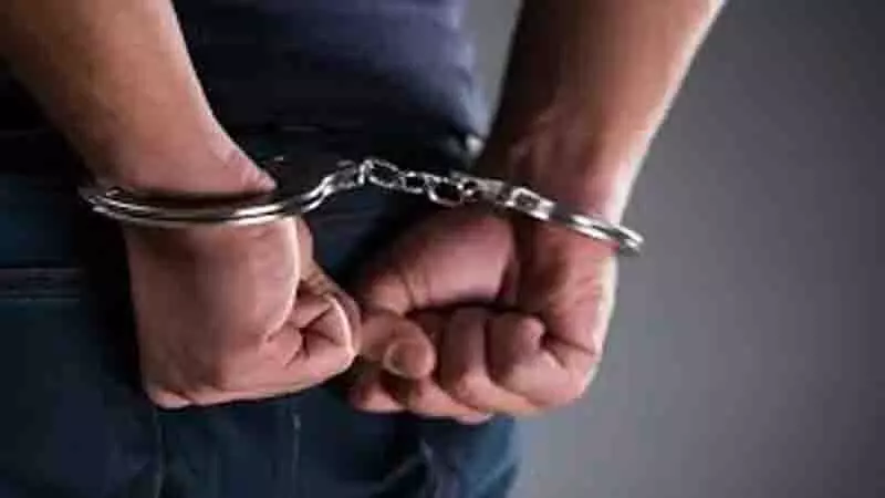 राजौरी पुलिस ने 35 ग्राम हेरोइन जैसा नशीला पदार्थ बरामद किया, 3 गिरफ्तार राजौरी पुलिस ने 35 ग्राम हेरोइन जैसा नशीला पदार्थ बरामद किया, 3 गिरफ्तार