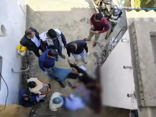 रायपुर : महिला ने की अपने आशिक की हत्या, हुई अरेस्ट रायपुर : महिला ने की अपने आशिक की हत्या, हुई अरेस्ट