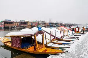 Srinagar में न्यूनतम तापमान हिमांक बिंदु से ऊपर पहुंचा