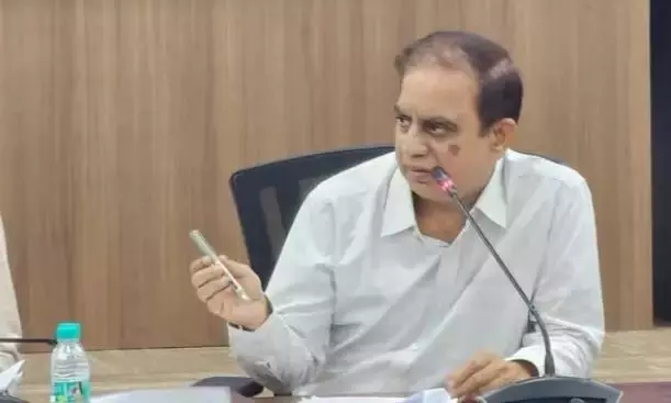 Telangana: राज्य चुनाव प्रमुख ने चुनावी प्रक्रिया में राजनीतिक दलों की भागीदारी का आह्वान किया Telangana: राज्य चुनाव प्रमुख ने चुनावी प्रक्रिया में राजनीतिक दलों की भागीदारी का आह्वान किया