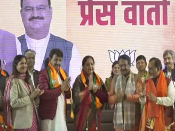 दिल्ली चुनाव: विधानसभा चुनाव से पहले आप के चार नेता BJP में शामिल