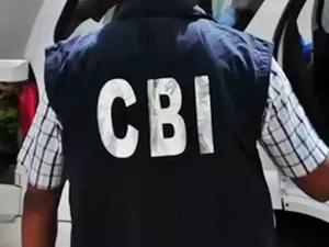 CBI ने एसबीआई कर्मचारी पर बैंक ग्राहकों के 8 करोड़ रुपये के गहने चुराने का मामला दर्ज किया CBI ने एसबीआई कर्मचारी पर बैंक ग्राहकों के 8 करोड़ रुपये के गहने चुराने का मामला दर्ज किया
