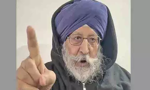 त्राल के रचनात्मक 70 वर्षीय जगत सिंह कश्मीरी लोककथाओं को पुनर्जीवित कर रहे त्राल के रचनात्मक 70 वर्षीय जगत सिंह कश्मीरी लोककथाओं को पुनर्जीवित कर रहे